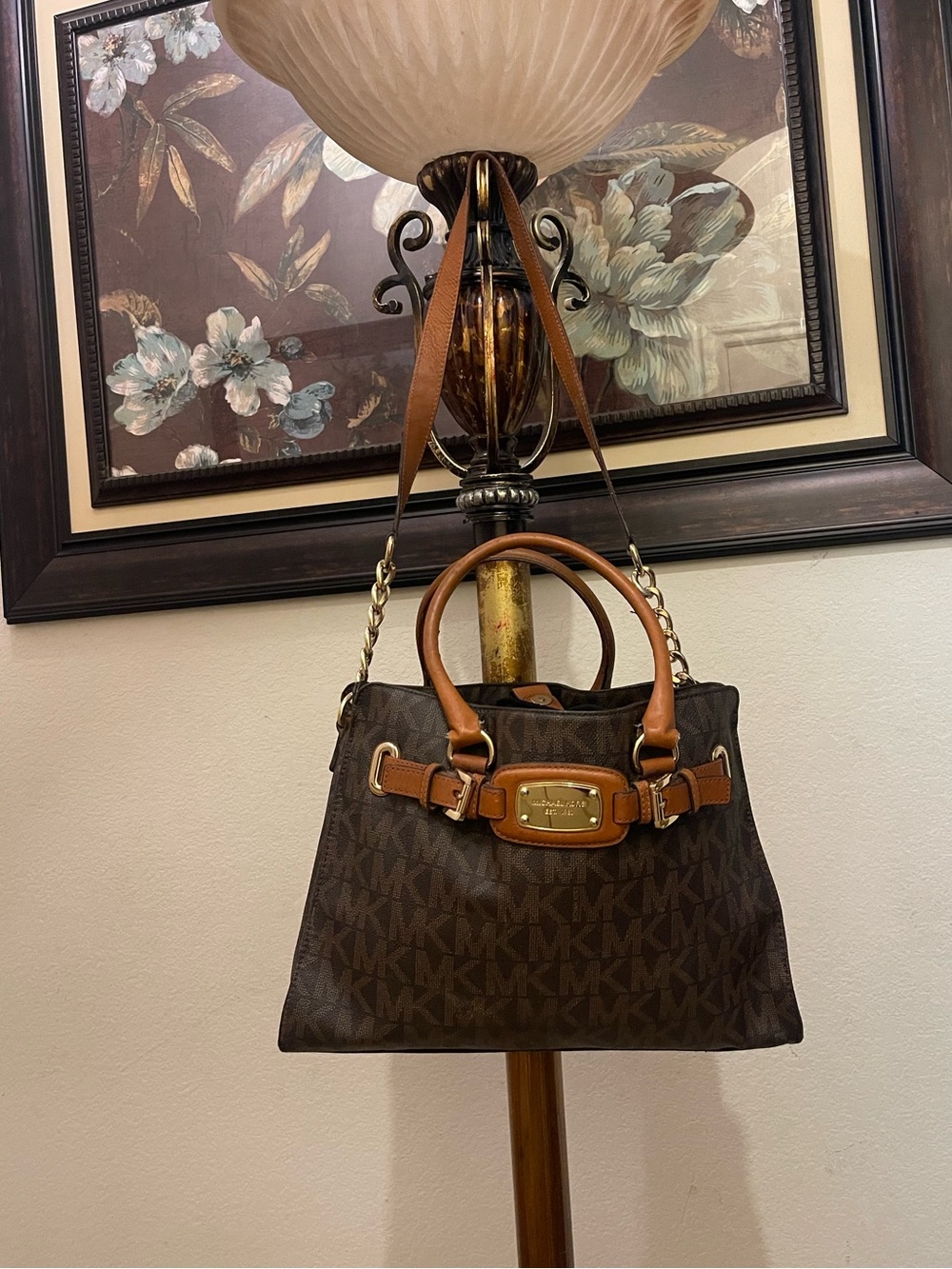 Michael Michael Kors please check all picture of condition